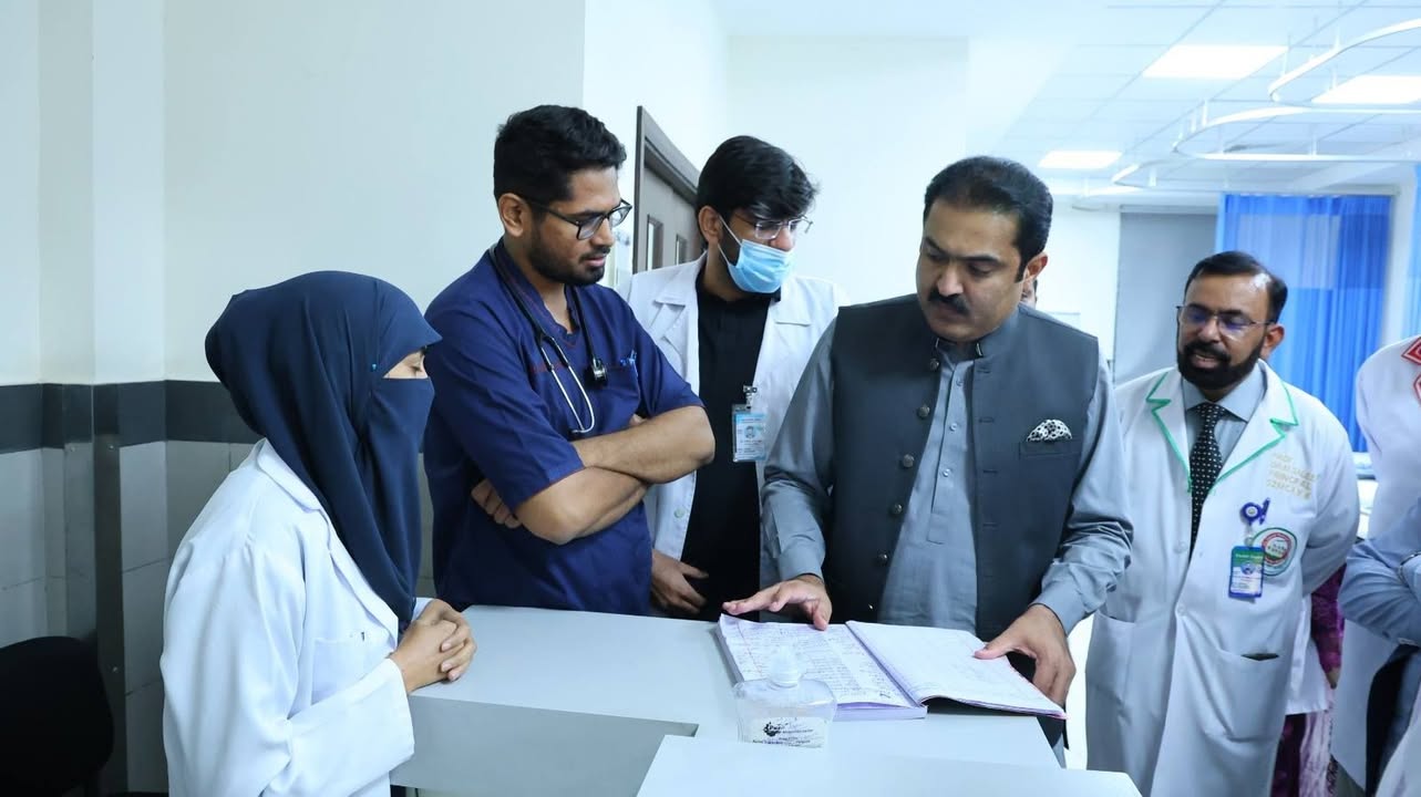 Sheikh Zayed Medical College/Hospital Rahim Yar Khan